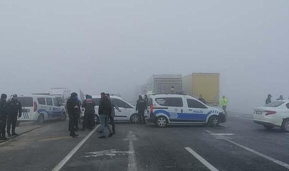SON DAKİKA: Konya-Adana karayolunda askeri araç TIR’a çarptı! 2 asker şehit, 2 asker yaralı…