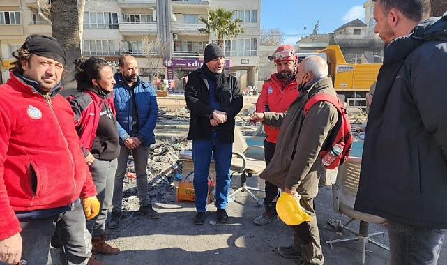 Belediye Başkanı Bekir Aydın Deprem Bölgesine Gitti
