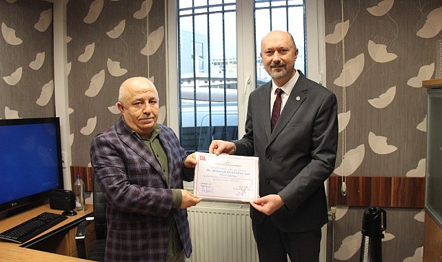 İyi Parti Bursa İl Başkanı Dr. Mehmet Hasanoğlu mazbatasını aldı