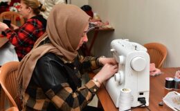 Mustafakemalpaşa Belediyesi’nden depremzede çocuklara el emeği göz nuru hediyeler