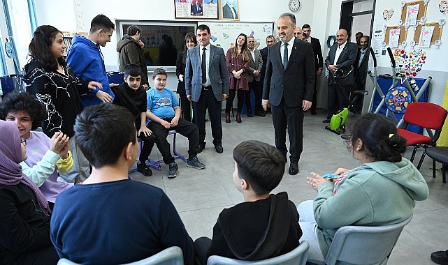 Başkan Aktaş’tan özel öğrencilere ziyaret