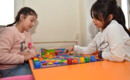 Çocuklar hem öğreniyor hem eğleniyor