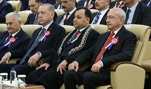 Cumhurbaşkanı Erdoğan ve Kılıçdaroğlu’nun AYM törenindeki karşılaşmasında soğuk rüzgarlar esti