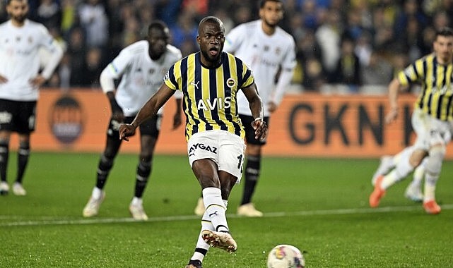 Derbide 10 kişi kalan Beşiktaş, geriye düştüğü maçta Fenerbahçe’yi yendi