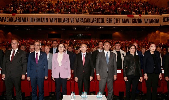 Celal Şengör, Meral Akşener’e sarılarak hüngür hüngür ağladı