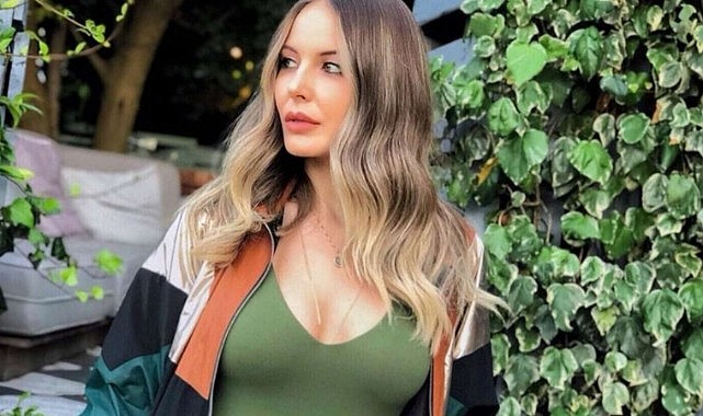 Galatasaraylı Hande Sarıoğlu şampiyonluğu kutladı