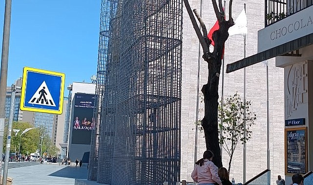 Mahir Polat ”Taksim Meydanı’na yapılan bu rezalet anında durmalı”