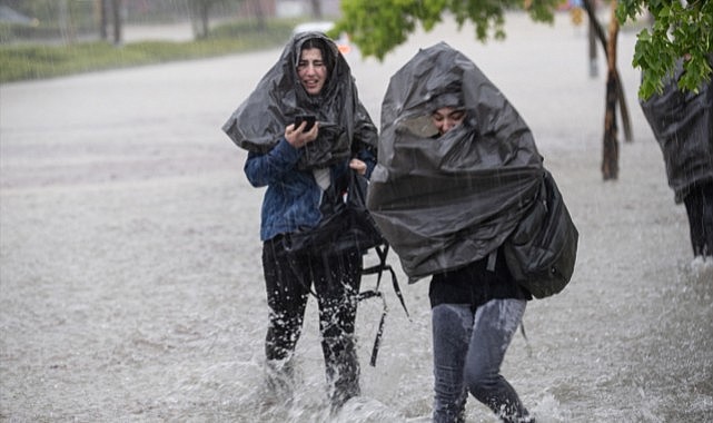 Meteoroloji sağanak için saat verdi! 7 bölge için de önemli uyarı