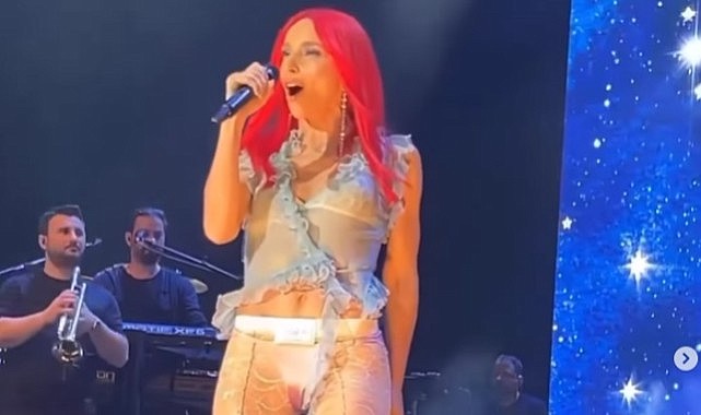 Pantolonun üzerine iç çamaşırı giyen Gülşen’e yorum yağıyor: Çocuk bezi giymiş gibi