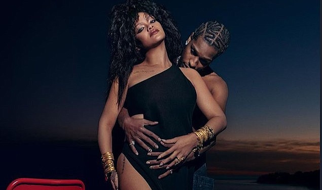 Rihanna, bebeğinin ismini 1 yıl sonra açıkladı