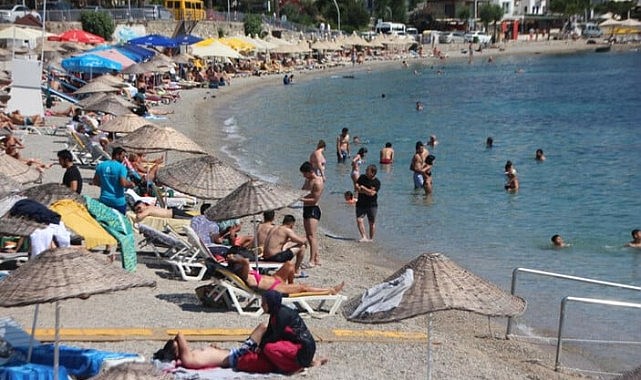 Bodrum sahilleri dolup taşıyor