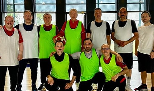“Cumhurbaşkanı Erdoğan ve Gençlik Bakanı Bak Basketbol Maçında Buluştu”