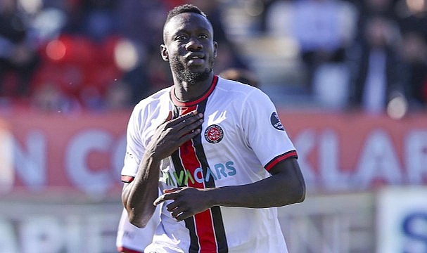 Diagne Trabzonspor’a imzayı atıyor