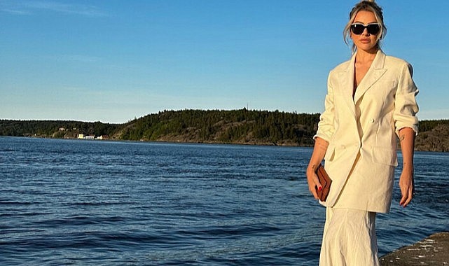 İç çamaşırsız dans eden Hadise’den yeni paylaşım