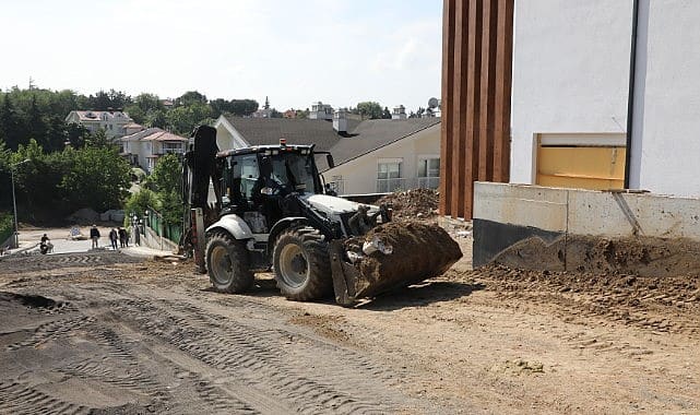 MUDANYA BELEDİYESİ’NDEN BADEMLİ, HASKÖY, HANÇERLİ VE ESENCE’DE PARKE ÇALIŞMASI 