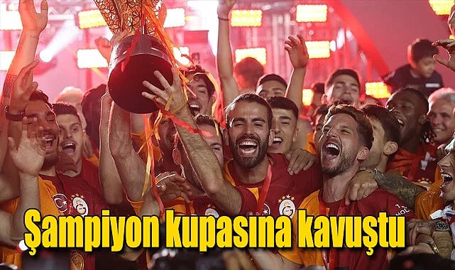 Şampiyon Galatasaray kupasına kavuştu