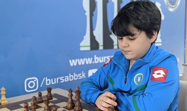 Satranççı Yağız Kaan Erdoğmuş dünya zirvesinden inmiyor