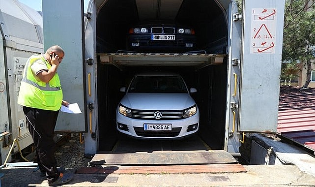 Türkiye’ye trenle gelen gurbetçiler mutlu