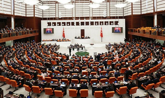 Yeni yasama dönemi yoğun gündemle başlayacak