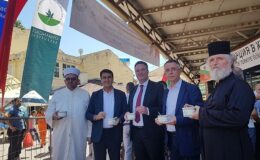 Dündar: “Aşurenin içindeki malzemeler gibi bir araya geliyoruz”