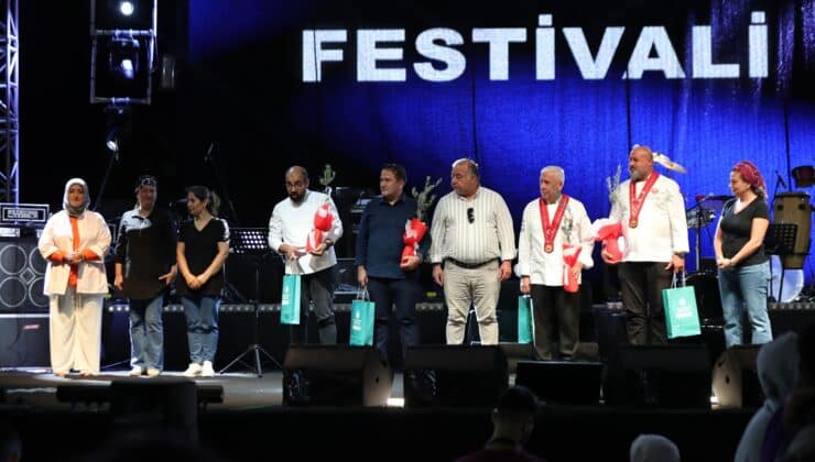 Gemlik Zeytini Festivalinde Göksel Rüzgarı