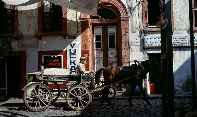 ARA GÜLER ARŞİVİNDEN AYVALIK FOTOĞRAFLARI GÜN YÜZÜNE ÇIKIYOR