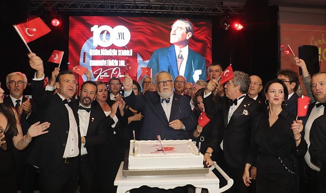 BUMİAD’IN CUMHURİYET ÖDÜLLERİ SAHİPLERİNE VERİLDİ