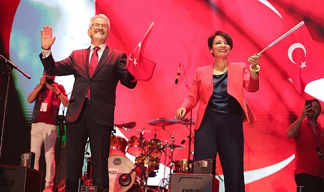 Cumhuriyet ne de çok yakışıyor size