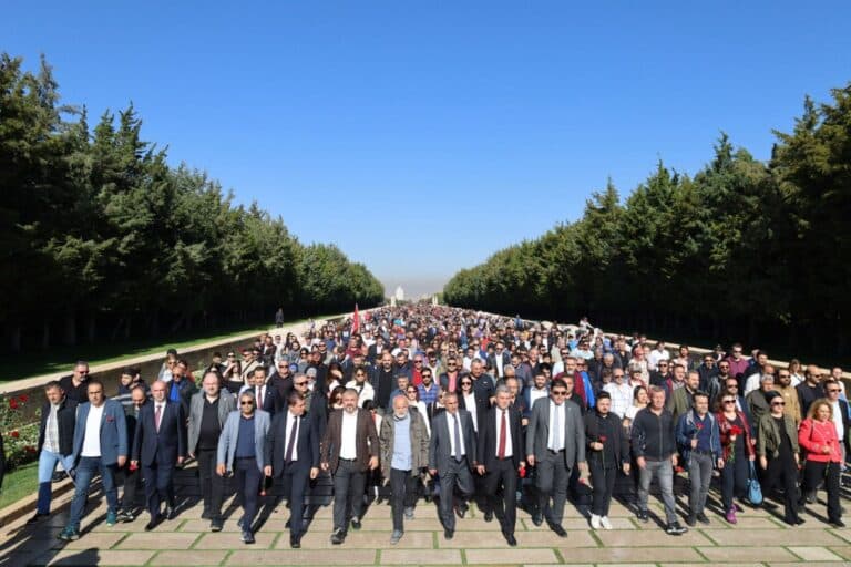 Hürriyetçi Eğitim Sendikası Ankara da buluştu