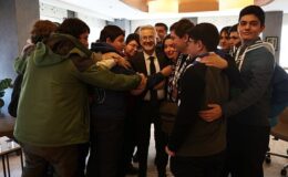 Başkan Erdem ve gençlerin sıcak buluşması