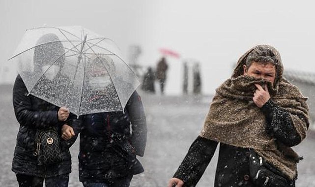 İstanbul’da kar yağışı alarmı! Bazı ilçeler beyaza büründü