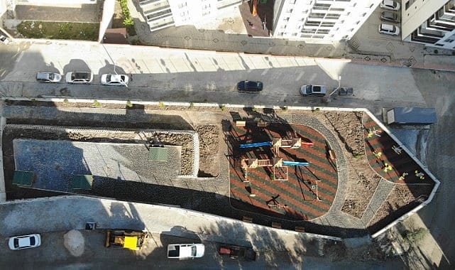 Gemlik Hisartepe Mahallesi’nde çocuklar yeni parklarına kavuştu