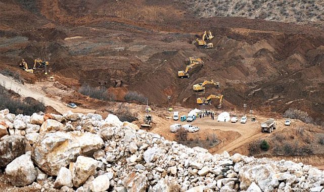 Heyelan riski nedeniyle çalışmalara ara verildi