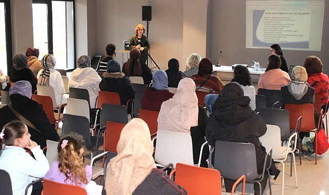 Kadınlara menopoz dönemi bilgilendirmasi