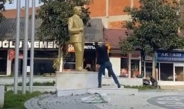 Sakarya’da Atatürk büstüne çirkin saldırı