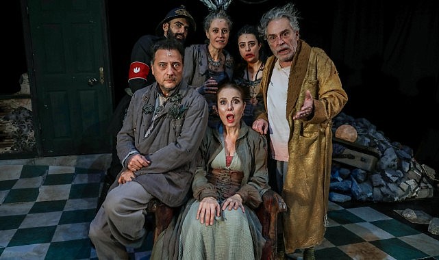 “Şimdi tam tiyatro zamanı”