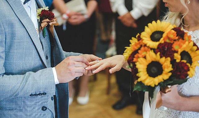 Başkan Aktaş, “Yeni evlenecek çiftlere düğün salonu bizden”