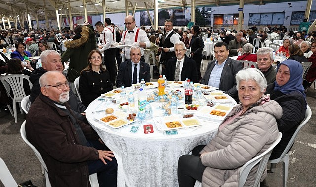 Bursa Nilüfer’de ilk iftar sofrası İhsaniye’de kuruldu