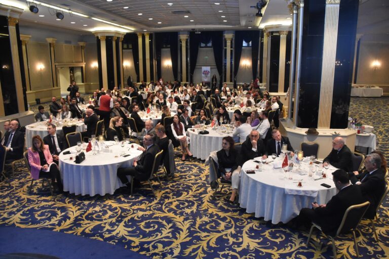 GESİAD, iftar sevincini paylaştı