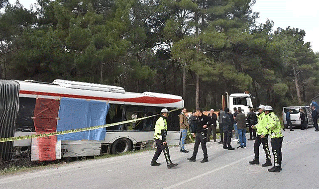 İzmir’de TIR ile otobüs kaza yaptı!