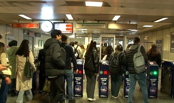 Metro istasyonunda intihar eden gencin notu yürek burktu !