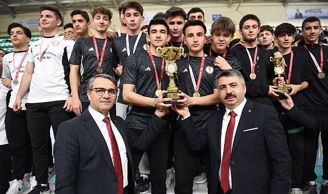 Okul sporları İlçe şenliklerinde görkemli final