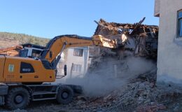 Bursa Osmangazi’de metruk bina yıkımları hız kazandı