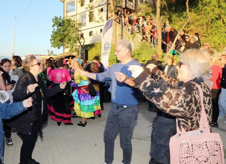 Baharın gelişi Mudanya'da coşkuyla kutlandı