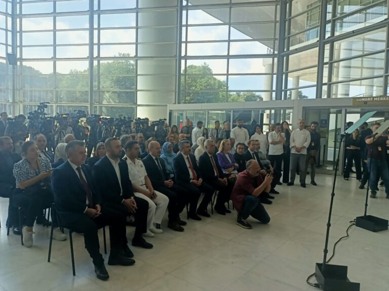 Bakan Mehmet Nuri Ersoy Bursa'da