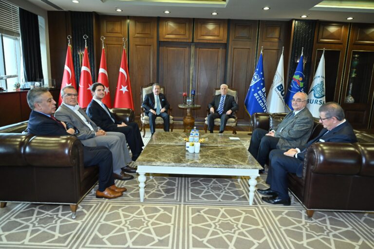 Başkan Bozbey, eski Bakan Cavit Çağlar’ı ağırladı