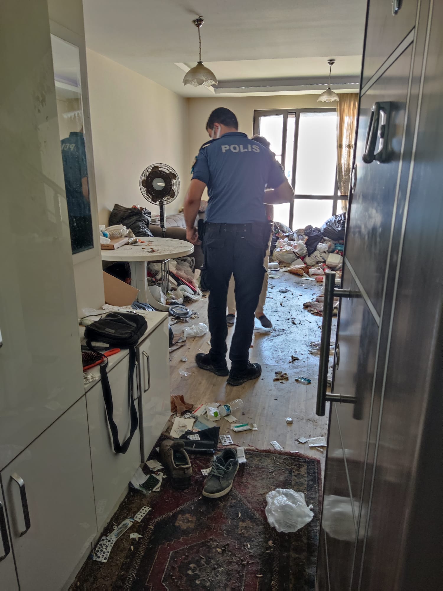 Bursa Nilüfer’deki evden 8 ton çöp çıktı