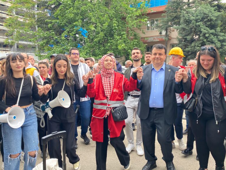 Bursa'da Coşkulu 1 Mayıs Kutlaması