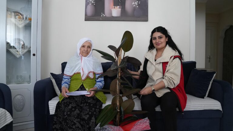 Gürsulu annelere Başkan Işık'tan anlamlı mesaj