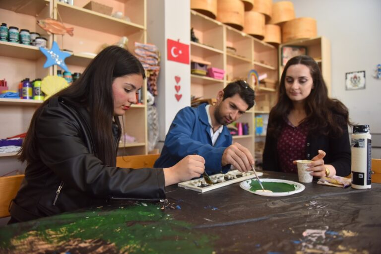 'İyilik ' engelleri aşıyor